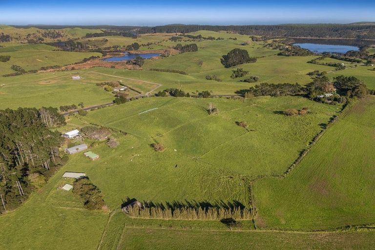 Photo of property in 2640 South Head Road, South Head, Helensville, 0874