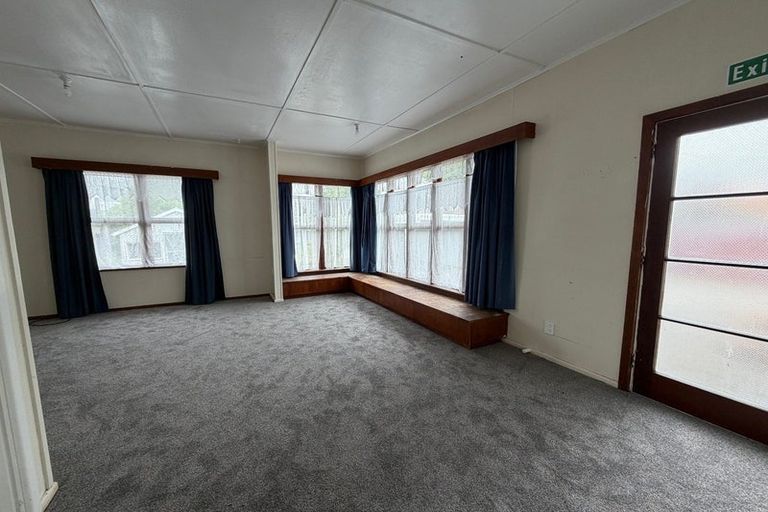 Photo of property in 105 Alexandra Crescent, Hastings, 4122