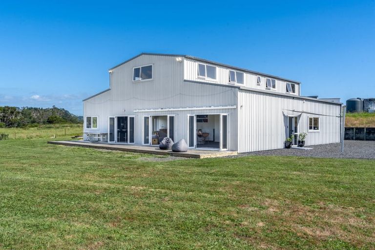 Photo of property in 141 Wades Road, Whitford, Howick, 2571