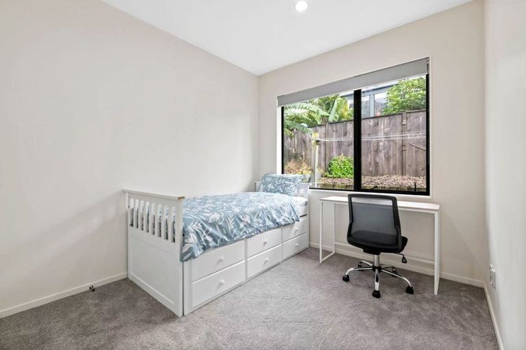 Photo of property in 2 Vivian Road, Silverdale, 0932