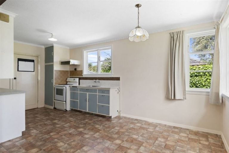 Photo of property in 32 Hollyford Avenue, Bryndwr, Christchurch, 8053