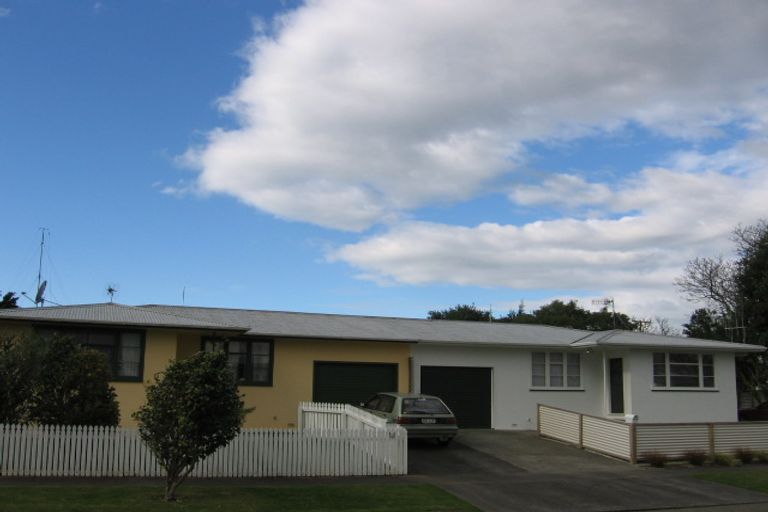 Photo of property in 9 Mcdonald Place, Awapuni, Palmerston North, 4412