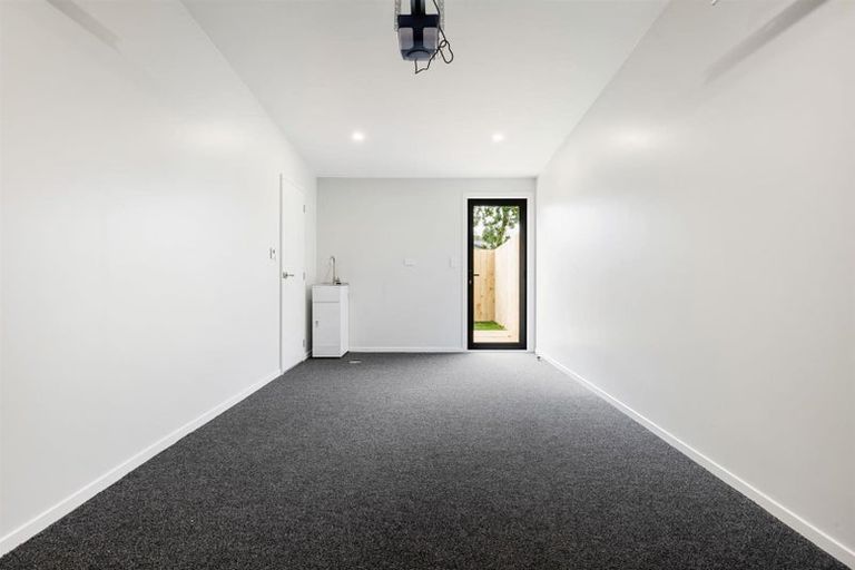 Photo of property in 2/1 Williams Place, Fairfield, Hamilton, 3214