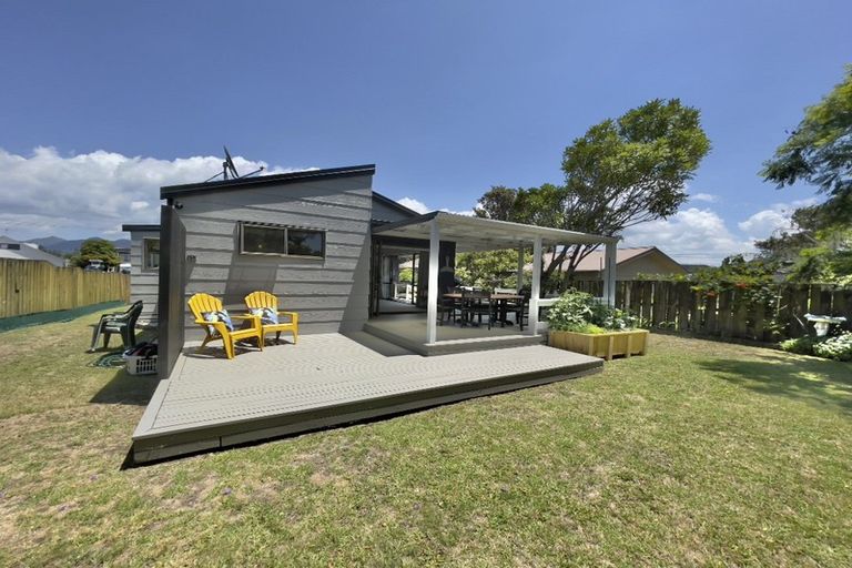 Photo of property in 402 Linton Crescent, Whangamata, 3620