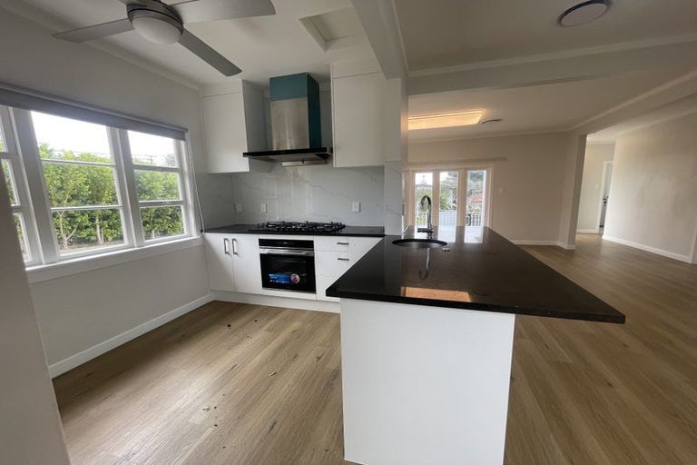 Photo of property in 46 Miro Street, New Lynn, Auckland, 0600