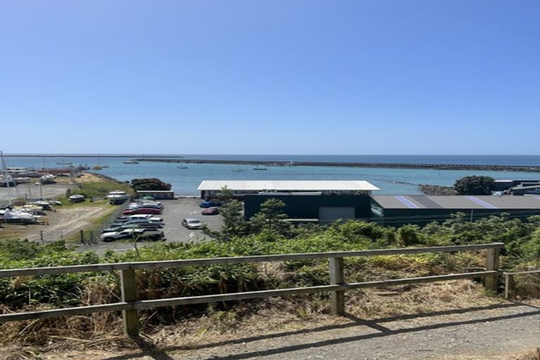 Photo of property in 17 Calvert Road, Moturoa, New Plymouth, 4310