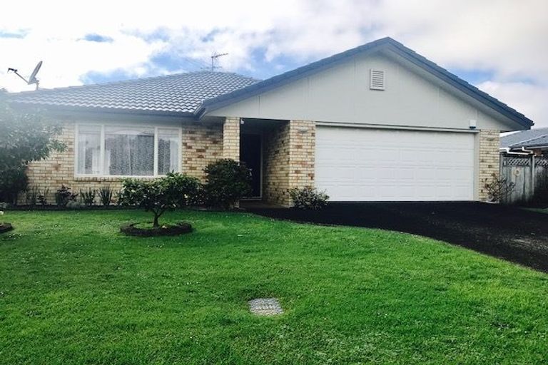 Photo of property in 15 Hillwell Drive, Henderson, Auckland, 0612