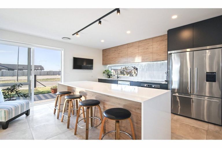 Photo of property in 1 Tara Crescent, Woodend, 7610