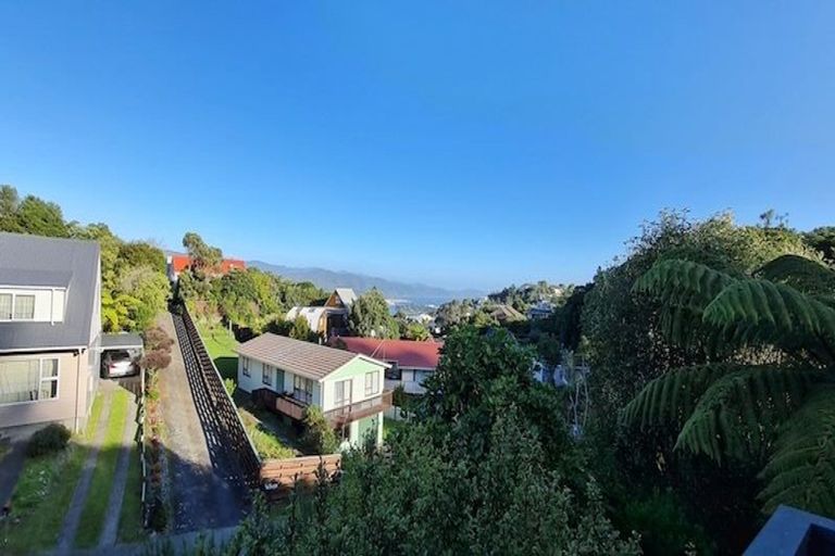 Photo of property in 61 Viewmont Drive, Harbour View, Lower Hutt, 5010