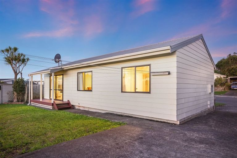 Photo of property in 17 The Bollard, Whitby, Porirua, 5024