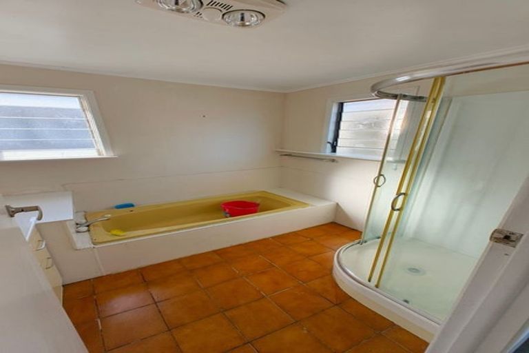 Photo of property in 36 Kamara Road, Glen Eden, Auckland, 0602