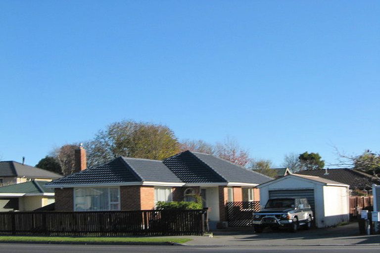 Photo of property in 403 Main North Road, Redwood, Christchurch, 8051