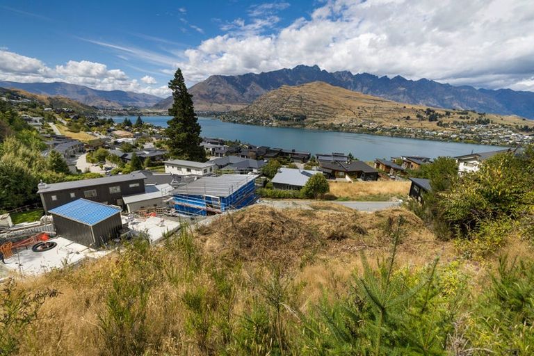 Photo of property in St Andrews Park, 12 Saint Peters Place, Queenstown, 9300