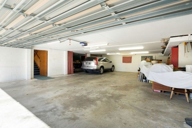 Photo of property in 76 Highbury Drive, Levin, 5510