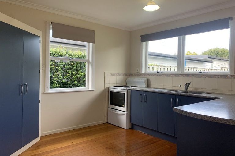 Photo of property in 72 Derwent Crescent, Titirangi, Auckland, 0604