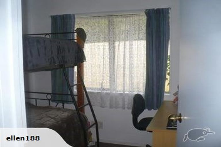 Photo of property in 9 Silverstone Place, Henderson, Auckland, 0612