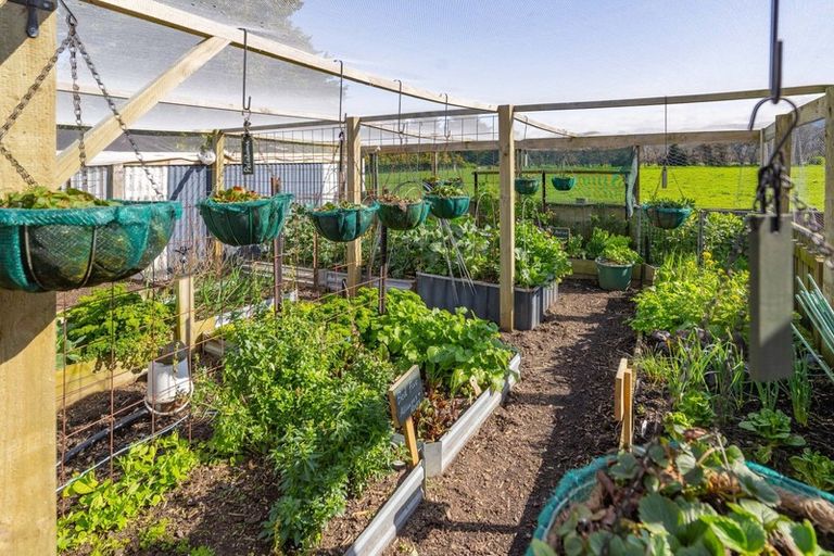 Photo of property in 6 South Featherston Road, South Featherston, Featherston, 5771