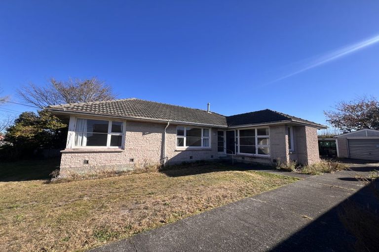 Photo of property in 21 Sandown Crescent, Aranui, Christchurch, 8061