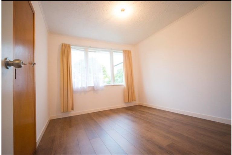 Photo of property in 34 O'donn Avenue, Beach Haven, Auckland, 0626