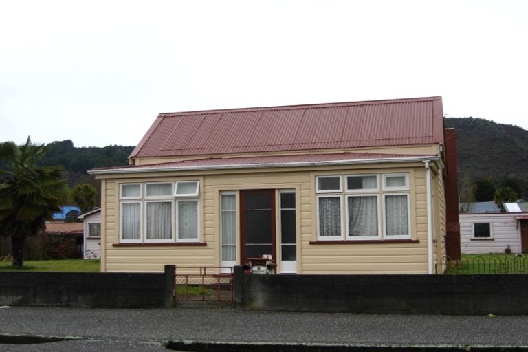 Photo of property in 7- 9 Sinnamon Street, Reefton, 7830