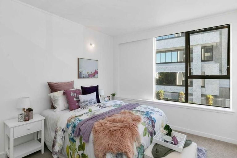 Photo of property in Hobson Court Flats, 22/70u Hobson Street, Thorndon, Wellington, 6011