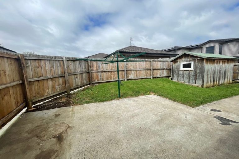 Photo of property in 28 Landon Avenue, Mangere East, Auckland, 2024