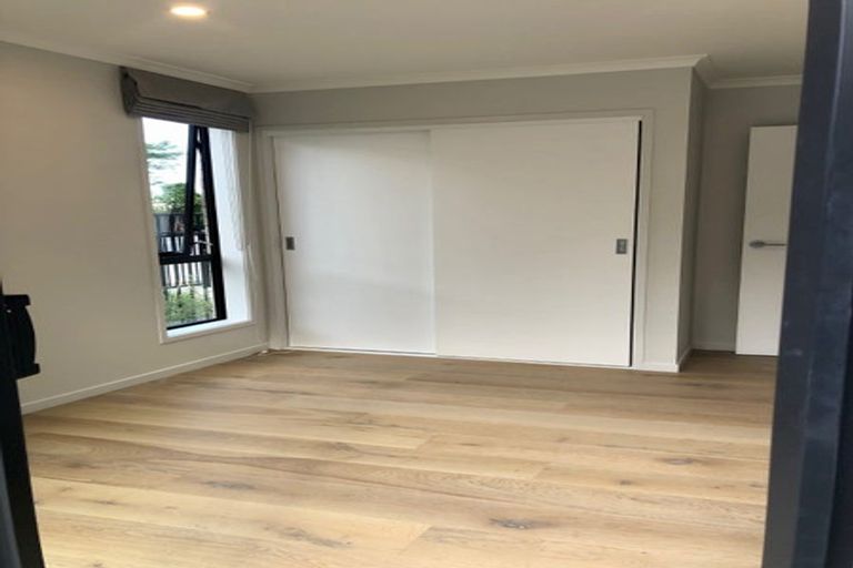 Photo of property in 2 Patariki Way, Beach Haven, Auckland, 0626