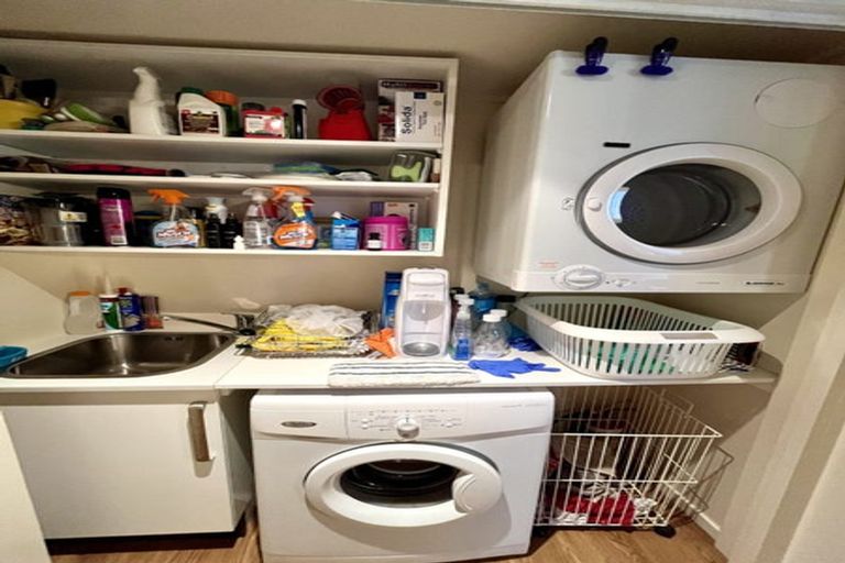 Photo of property in Highwic, 32u2 Hobson Street, Thorndon, Wellington, 6011