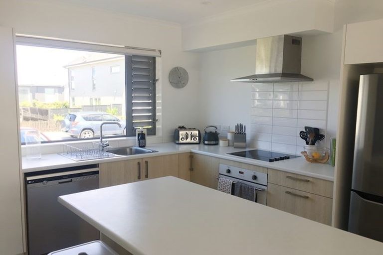 Photo of property in 18 Shelduck Way, Hobsonville, Auckland, 0616
