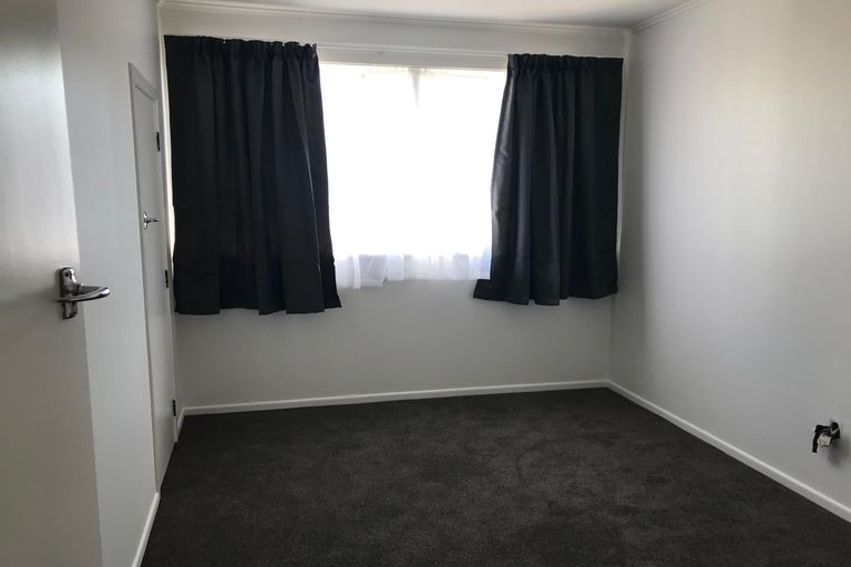 Photo of property in 2 Clendon Place, Manurewa, Auckland, 2102