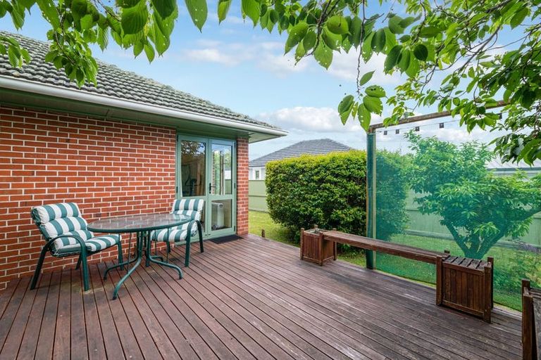 Photo of property in 78 Neil Avenue, Te Atatu Peninsula, Auckland, 0610