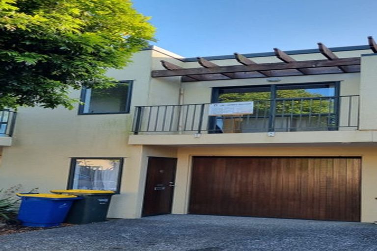 Photo of property in 12/17 Harbour View Road, Te Atatu Peninsula, Auckland, 0610