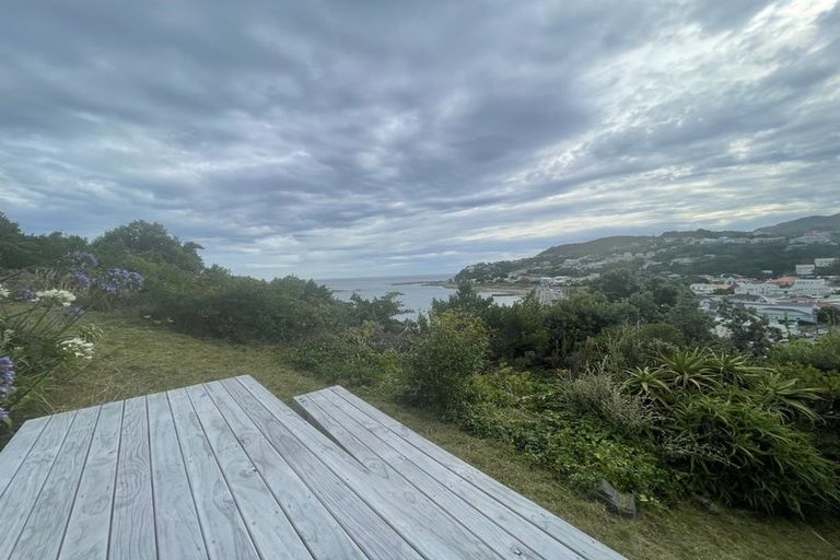 Photo of property in 10 Linwood Way, Island Bay, Wellington, 6023