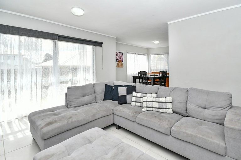 Photo of property in 1/19 Oratu Place, Manurewa, Auckland, 2102