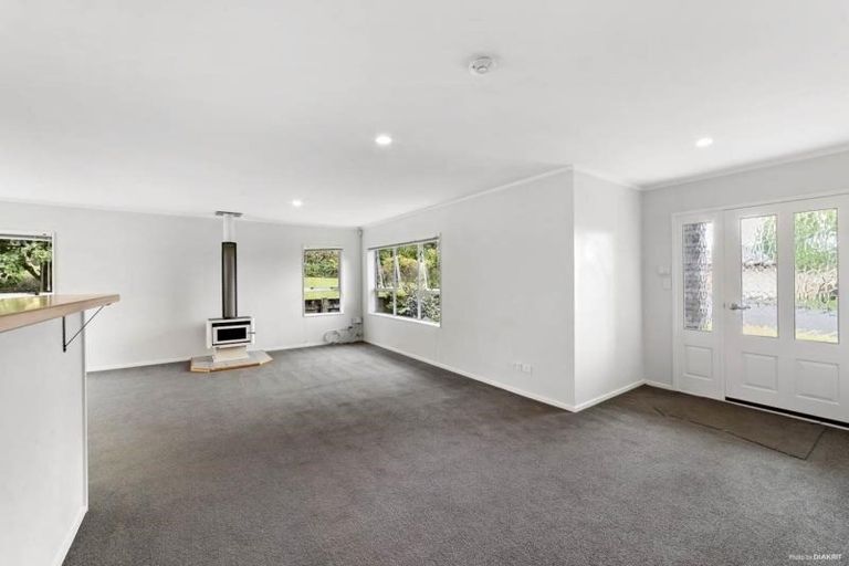 Photo of property in 11 Owl Court, Unsworth Heights, Auckland, 0632