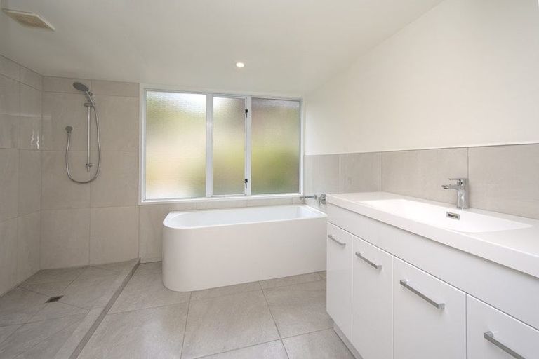 Photo of property in 17 Petworth Place, Westmorland, Christchurch, 8025