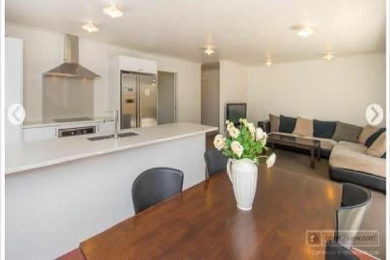 Photo of property in 8 Cresswell Place, Johnsonville, Wellington, 6037