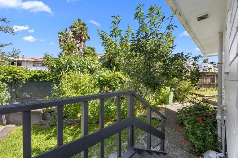 Photo of property in 2/34a Helena Street, Massey, Auckland, 0614