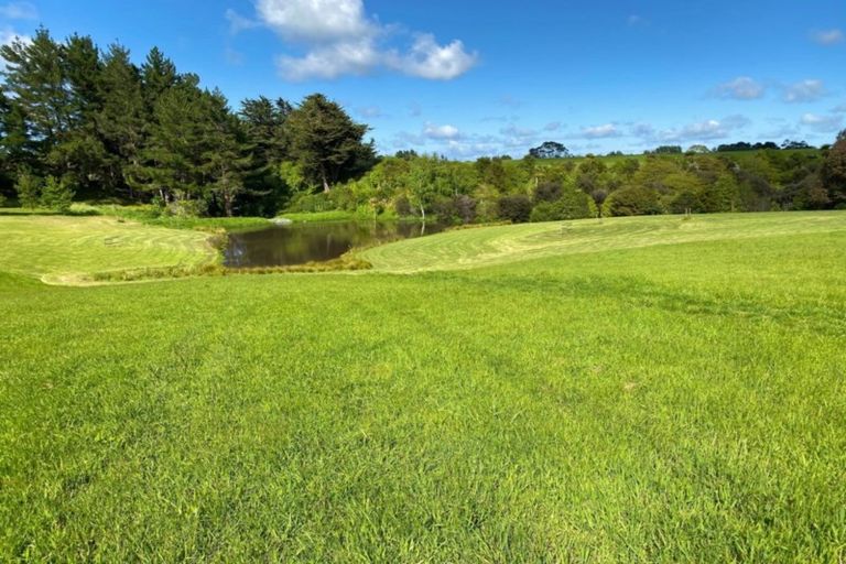Photo of property in 63 Hartwell Drive, Kelvin Grove, Palmerston North, 4470