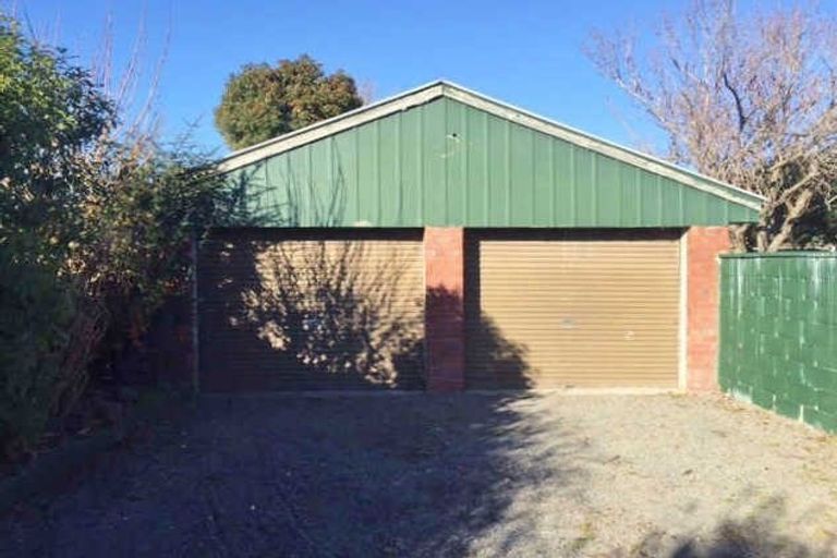 Photo of property in 21 Inwoods Road, Parklands, Christchurch, 8083