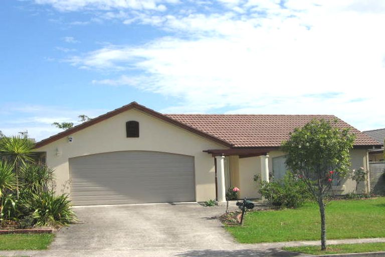 Photo of property in 20 Hillwell Drive, Henderson, Auckland, 0612