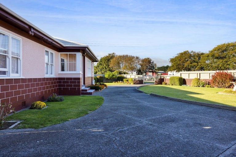 Photo of property in 389 Waihi Road, Normanby, Hawera, 4614