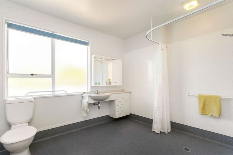 Photo of property in 212 Mount Pleasant Road, Mount Pleasant, Christchurch, 8081
