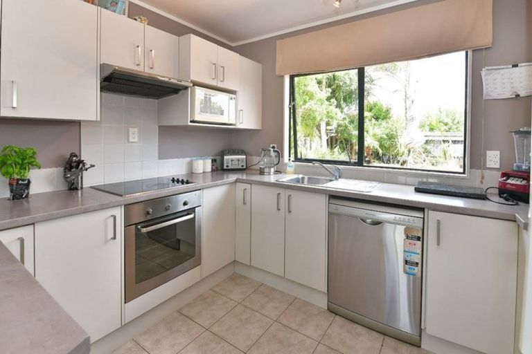 Photo of property in 118 Florence Avenue, Orewa, 0931