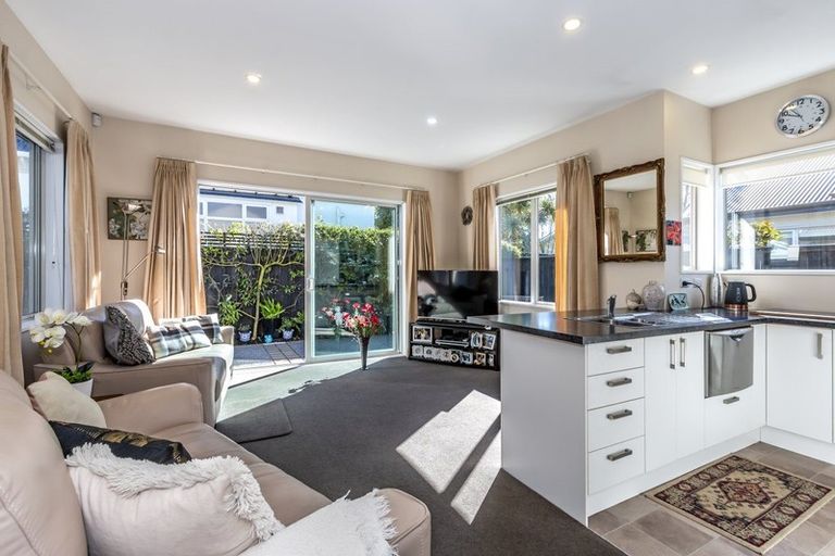 Photo of property in 2/6 Kauri Street, Riccarton, Christchurch, 8041