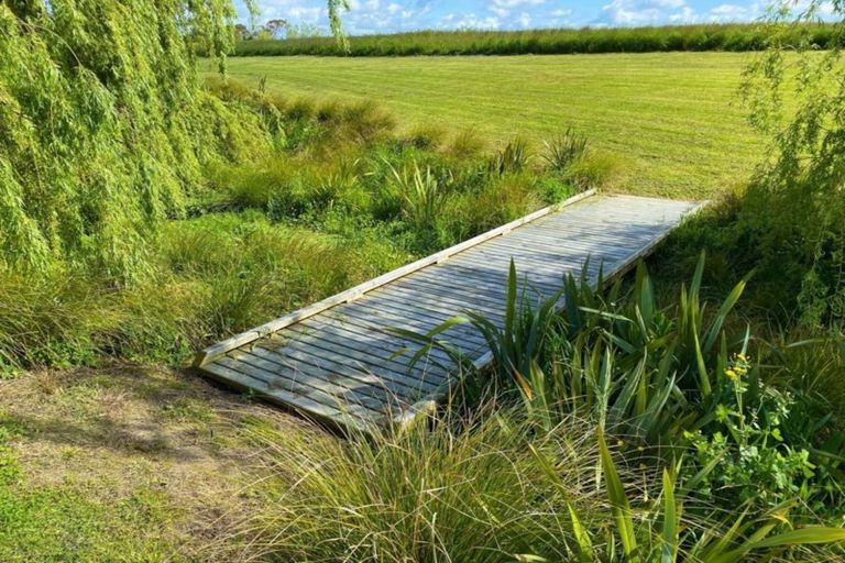 Photo of property in 67 Hartwell Drive, Kelvin Grove, Palmerston North, 4470