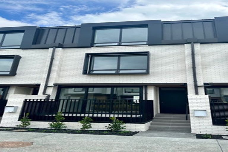 Photo of property in 11b Windlass Street, Long Bay, Auckland, 0630