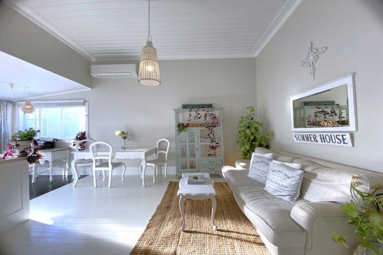 Photo of property in 32 Belt Road, Moturoa, New Plymouth, 4310