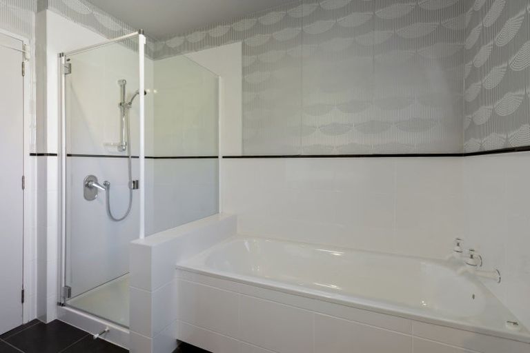 Photo of property in 415 Peninsula Road, Kelvin Heights, Queenstown, 9300