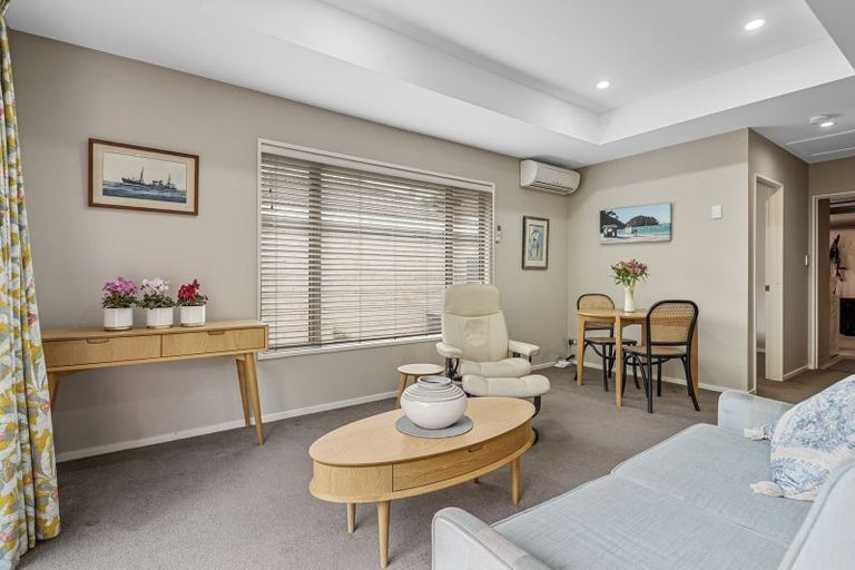 Photo of property in 19b Aratoro Place, Mount Pleasant, Christchurch, 8081
